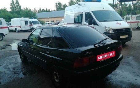 Ford Escort V, 1997 год, 180 000 рублей, 2 фотография