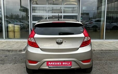 Hyundai Solaris II рестайлинг, 2011 год, 850 000 рублей, 5 фотография