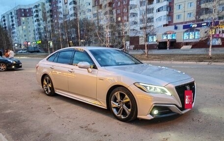 Toyota Crown, 2018 год, 2 700 000 рублей, 12 фотография