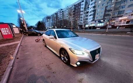 Toyota Crown, 2018 год, 2 700 000 рублей, 8 фотография