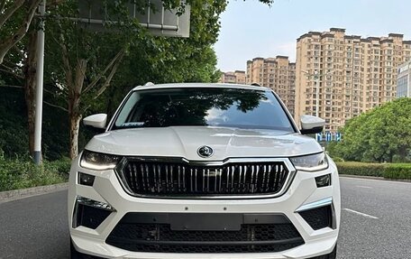 Skoda Kodiaq I, 2023 год, 3 481 300 рублей, 2 фотография