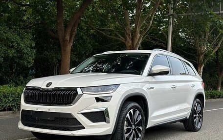 Skoda Kodiaq I, 2023 год, 3 481 300 рублей, 3 фотография