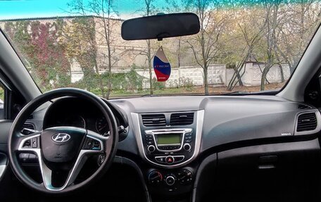 Hyundai Solaris II рестайлинг, 2012 год, 560 000 рублей, 6 фотография