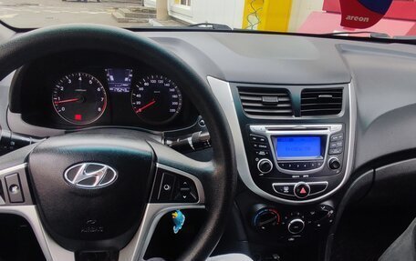 Hyundai Solaris II рестайлинг, 2012 год, 560 000 рублей, 8 фотография