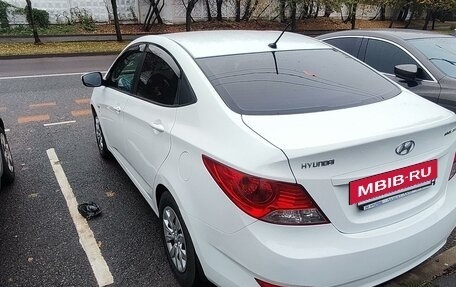 Hyundai Solaris II рестайлинг, 2012 год, 560 000 рублей, 3 фотография