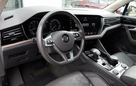 Volkswagen Touareg III, 2019 год, 4 690 000 рублей, 12 фотография