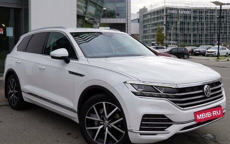 Volkswagen Touareg III, 2019 год, 4 690 000 рублей, 3 фотография