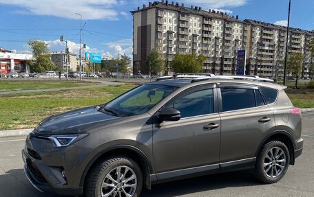 Toyota RAV4, 2018 год, 3 490 000 рублей, 2 фотография