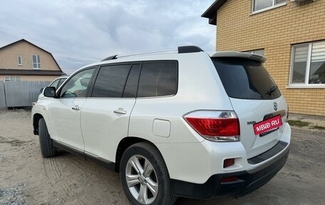 Toyota Highlander III, 2012 год, 2 150 000 рублей, 2 фотография