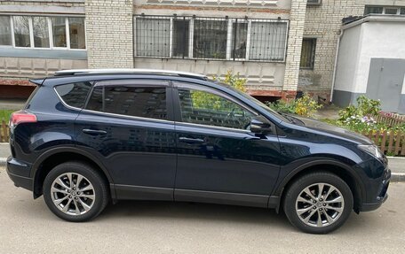 Toyota RAV4, 2019 год, 3 100 000 рублей, 4 фотография