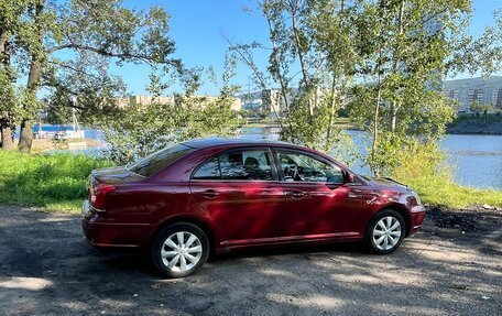 Toyota Avensis III рестайлинг, 2003 год, 750 000 рублей, 3 фотография