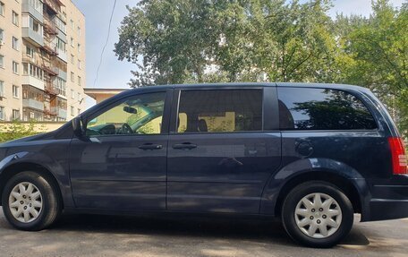 Chrysler Town & Country V рестайлинг, 2008 год, 2 070 000 рублей, 4 фотография