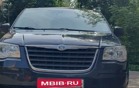 Chrysler Town & Country V рестайлинг, 2008 год, 2 070 000 рублей, 13 фотография