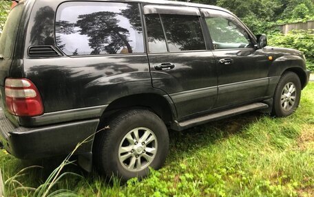 Toyota Land Cruiser 100 рестайлинг 2, 2004 год, 2 345 000 рублей, 2 фотография