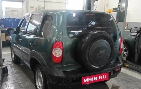 Chevrolet Niva I рестайлинг, 2010 год, 482 000 рублей, 4 фотография