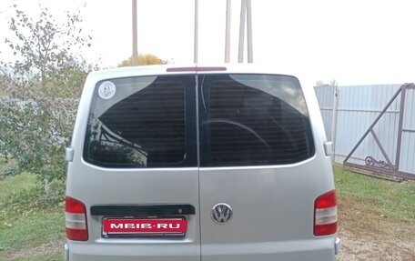 Volkswagen Caravelle T5, 2010 год, 2 000 000 рублей, 2 фотография