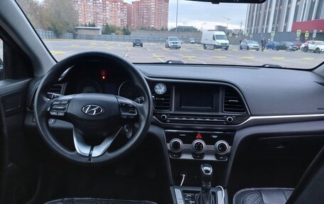 Hyundai Elantra VI рестайлинг, 2019 год, 1 500 000 рублей, 12 фотография