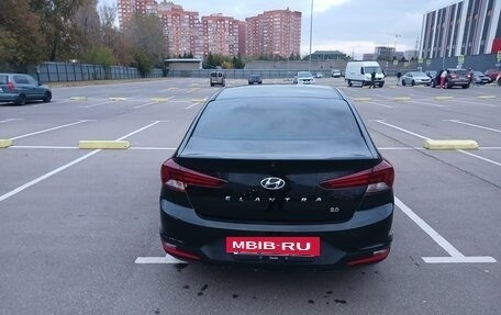 Hyundai Elantra VI рестайлинг, 2019 год, 1 500 000 рублей, 9 фотография