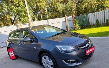 Opel Astra J, 2013 год, 990 000 рублей, 1 фотография