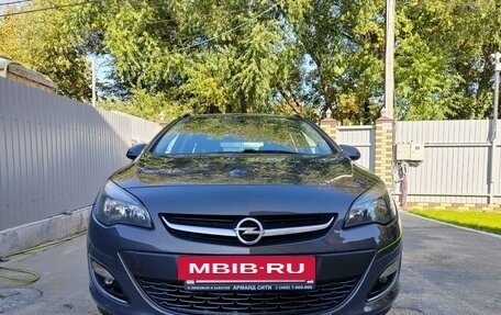 Opel Astra J, 2013 год, 990 000 рублей, 2 фотография