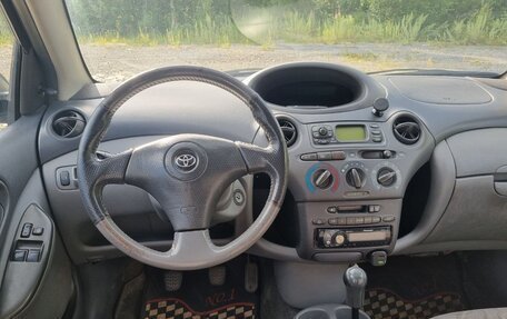 Toyota Yaris I рестайлинг, 2001 год, 306 000 рублей, 15 фотография