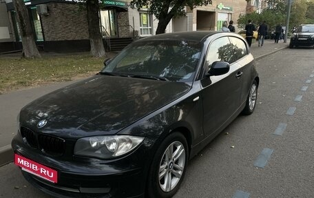 BMW 1 серия, 2011 год, 650 000 рублей, 2 фотография