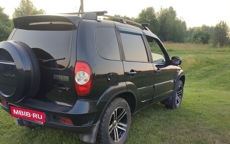 Chevrolet Niva I рестайлинг, 2011 год, 520 000 рублей, 3 фотография