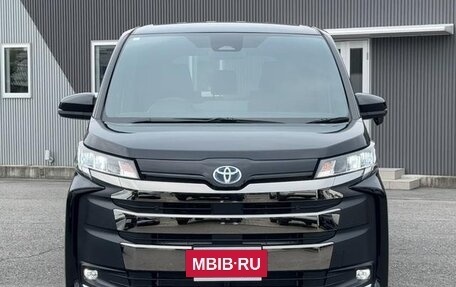 Toyota Noah, 2023 год, 2 400 222 рублей, 2 фотография