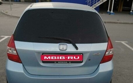 Honda Fit III, 2002 год, 450 000 рублей, 2 фотография