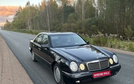 Mercedes-Benz E-Класс, 1998 год, 570 000 рублей, 1 фотография