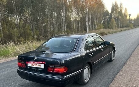 Mercedes-Benz E-Класс, 1998 год, 570 000 рублей, 2 фотография