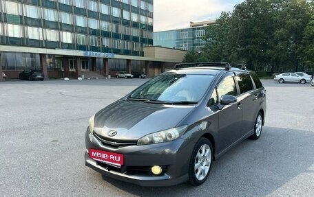 Toyota Wish II, 2013 год, 1 690 000 рублей, 2 фотография