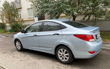 Hyundai Solaris II рестайлинг, 2012 год, 800 000 рублей, 8 фотография