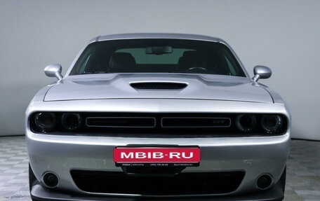 Dodge Challenger III рестайлинг 2, 2021 год, 4 250 000 рублей, 2 фотография