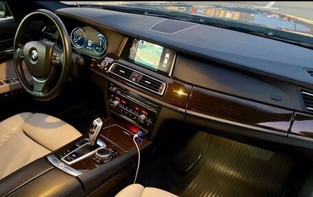 BMW 7 серия, 2014 год, 2 650 000 рублей, 11 фотография