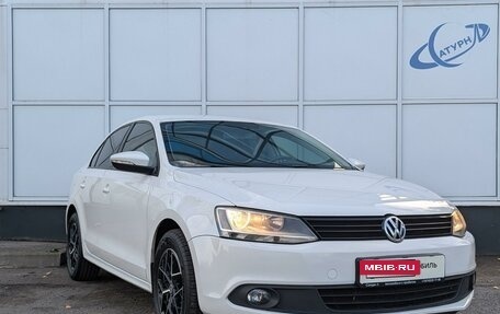 Volkswagen Jetta VI, 2011 год, 950 000 рублей, 6 фотография