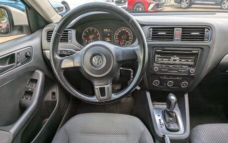 Volkswagen Jetta VI, 2011 год, 950 000 рублей, 25 фотография