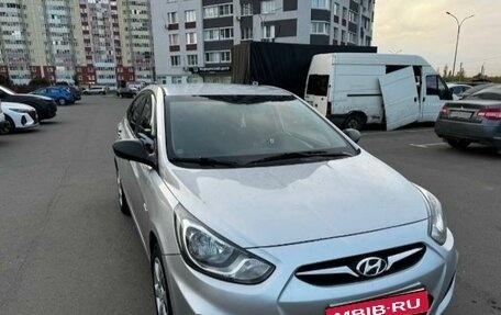 Hyundai Solaris II рестайлинг, 2013 год, 845 000 рублей, 5 фотография