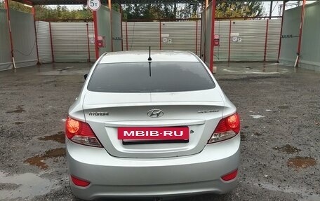 Hyundai Solaris II рестайлинг, 2011 год, 615 000 рублей, 4 фотография