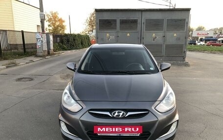 Hyundai Solaris II рестайлинг, 2011 год, 650 000 рублей, 4 фотография