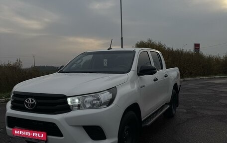 Toyota Hilux VIII, 2020 год, 3 500 000 рублей, 1 фотография