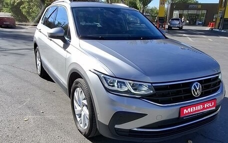 Volkswagen Tiguan II, 2021 год, 3 790 000 рублей, 1 фотография