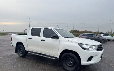 Toyota Hilux VIII, 2020 год, 3 500 000 рублей, 2 фотография