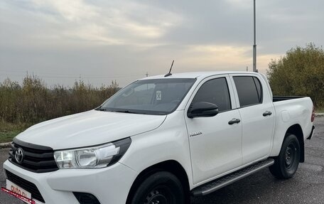 Toyota Hilux VIII, 2020 год, 3 500 000 рублей, 3 фотография