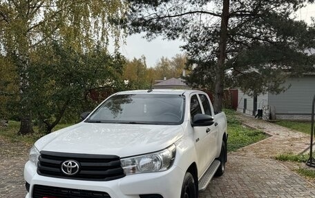 Toyota Hilux VIII, 2020 год, 3 500 000 рублей, 6 фотография