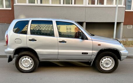 Chevrolet Niva I рестайлинг, 2003 год, 359 000 рублей, 8 фотография