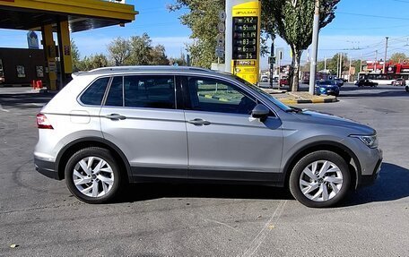 Volkswagen Tiguan II, 2021 год, 3 790 000 рублей, 3 фотография