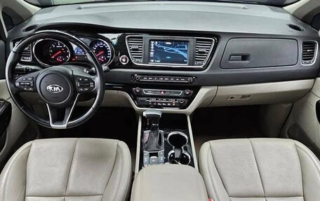 KIA Carnival III, 2019 год, 2 650 000 рублей, 4 фотография