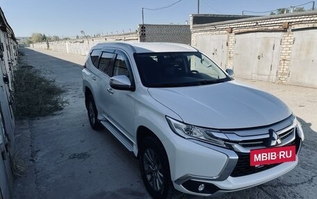 Mitsubishi Pajero Sport III рестайлинг, 2017 год, 3 250 000 рублей, 2 фотография