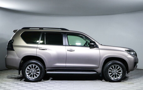 Toyota Land Cruiser Prado 150 рестайлинг 2, 2020 год, 6 450 000 рублей, 4 фотография